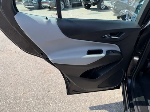 Used 2019 Chevrolet Equinox LS FWD image 24