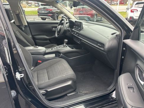 Used 2023 Honda HR-V LX image 32