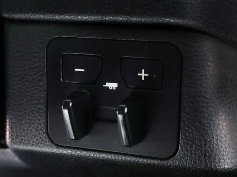Used 2023 Toyota Tundra SR5 AWD/4WD image 33