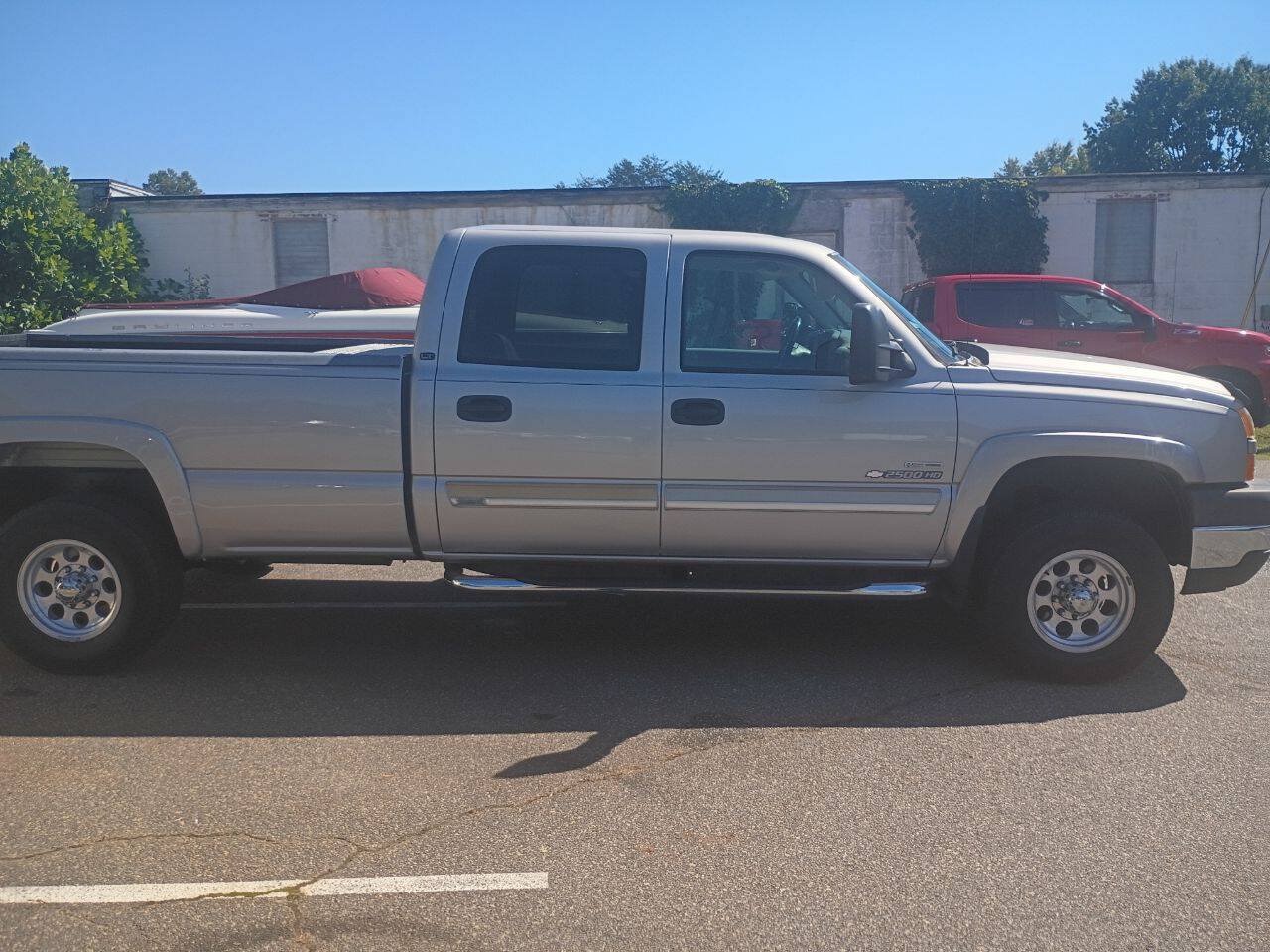 Used 2007 Chevrolet Silverado 2500 LT w/ Heavy-Duty Power Package AWD/4WD image 5