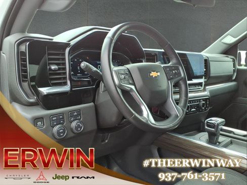 Used 2022 Chevrolet Silverado 1500 LT AWD/4WD image 14