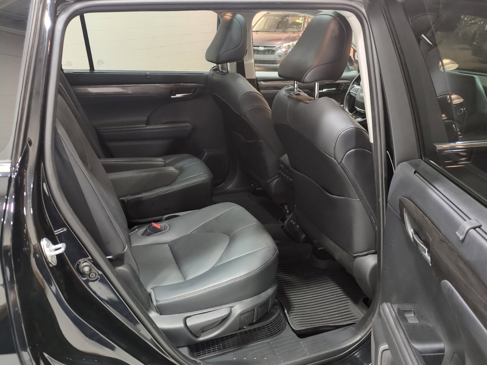 Used 2021 Toyota Highlander Platinum AWD/4WD image 12