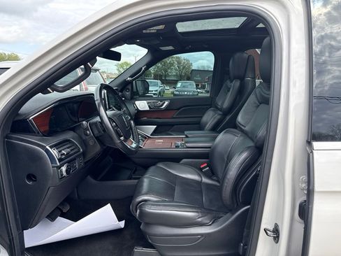 Used 2021 Lincoln Navigator L Reserve AWD/4WD image 32
