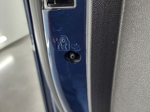 Used 2021 Chevrolet Silverado 2500 High Country w/ Z71 Off-Road Package image 40