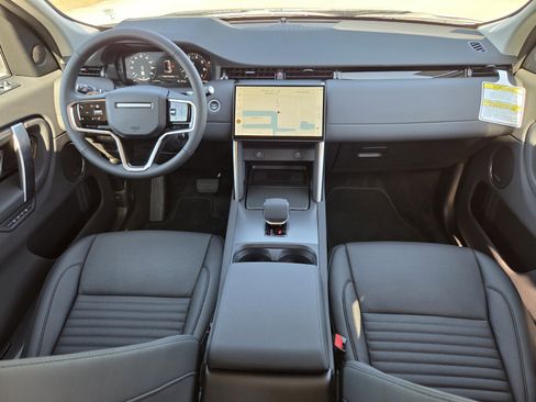 New 2025 Land Rover Discovery Sport S image 4