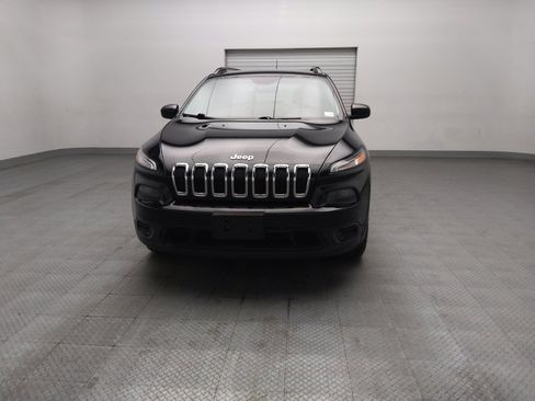 Used 2016 Jeep Cherokee Sport FWD image 15