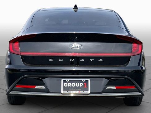 Used 2022 Hyundai Sonata SE w/ Preferred Accessory Package FWD image 5