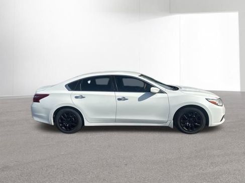 Used 2018 Nissan Altima 2.5 S w/ S Convenience Package FWD image 5