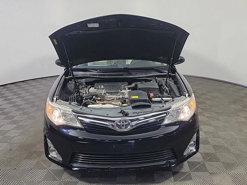 Used 2012 Toyota Camry XLE w/ Leather Pkg image 13