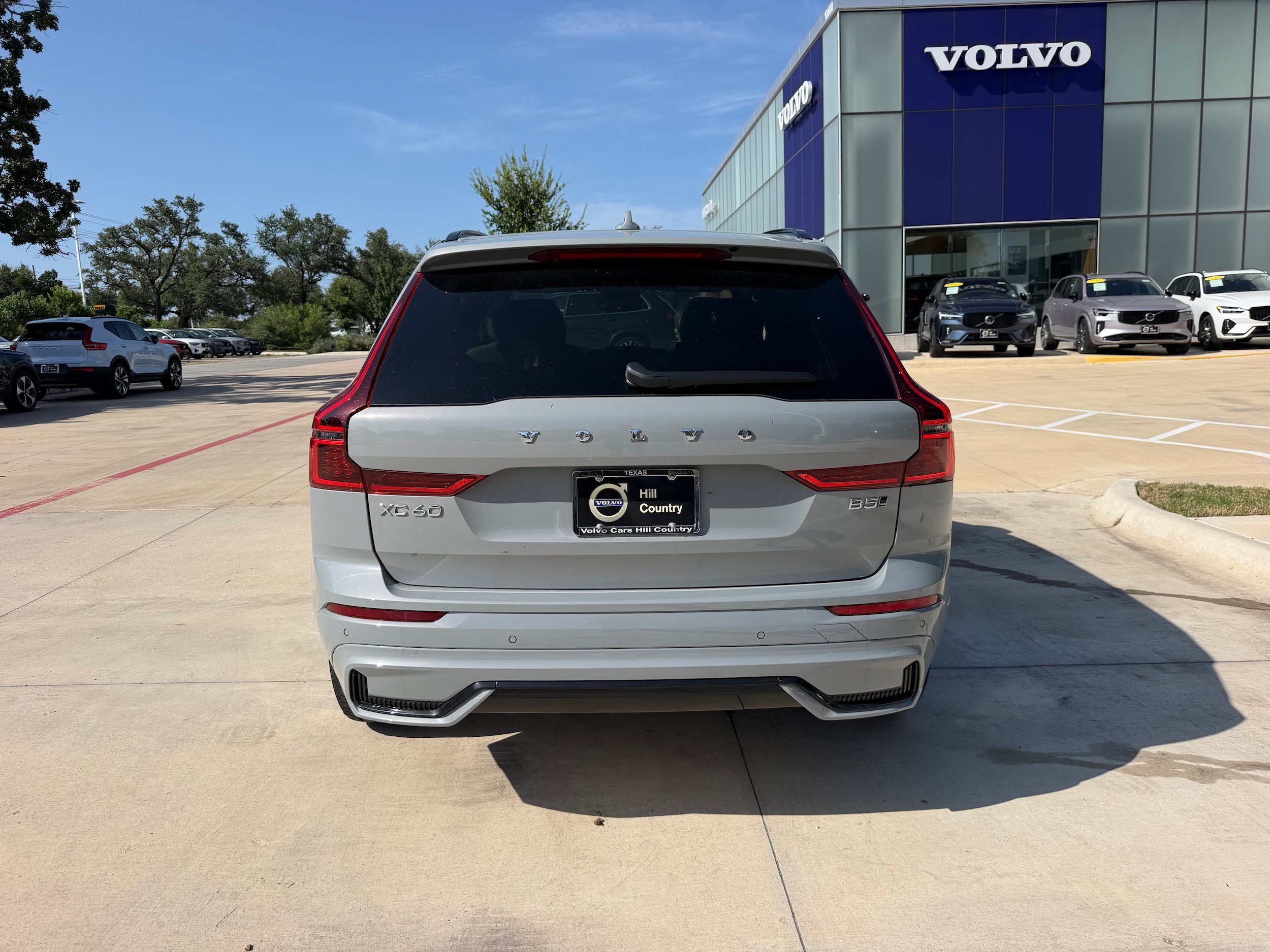 New 2026 Volvo XC60 B5 Plus w/ Protection Package Premier AWD/4WD image 5