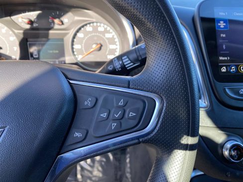 Used 2021 Chevrolet Malibu LT image 15