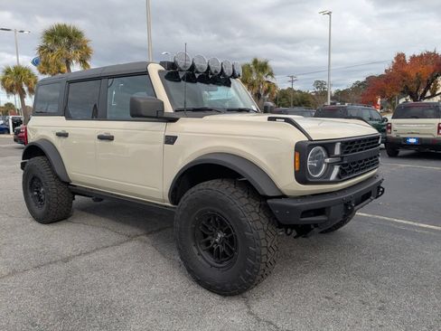 New 2025 Ford Bronco Big Bend w/ Black Diamond Package AWD/4WD image 2