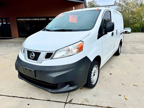 Used 2019 Nissan NV200 S image 2