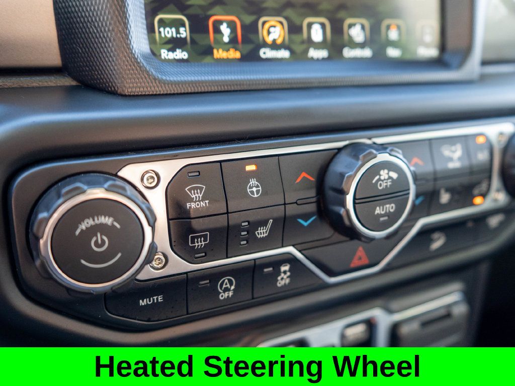 Used 2018 Jeep Wrangler Unlimited Sahara AWD/4WD image 26