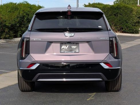 New 2026 Cadillac Optiq Luxury 1 image 35