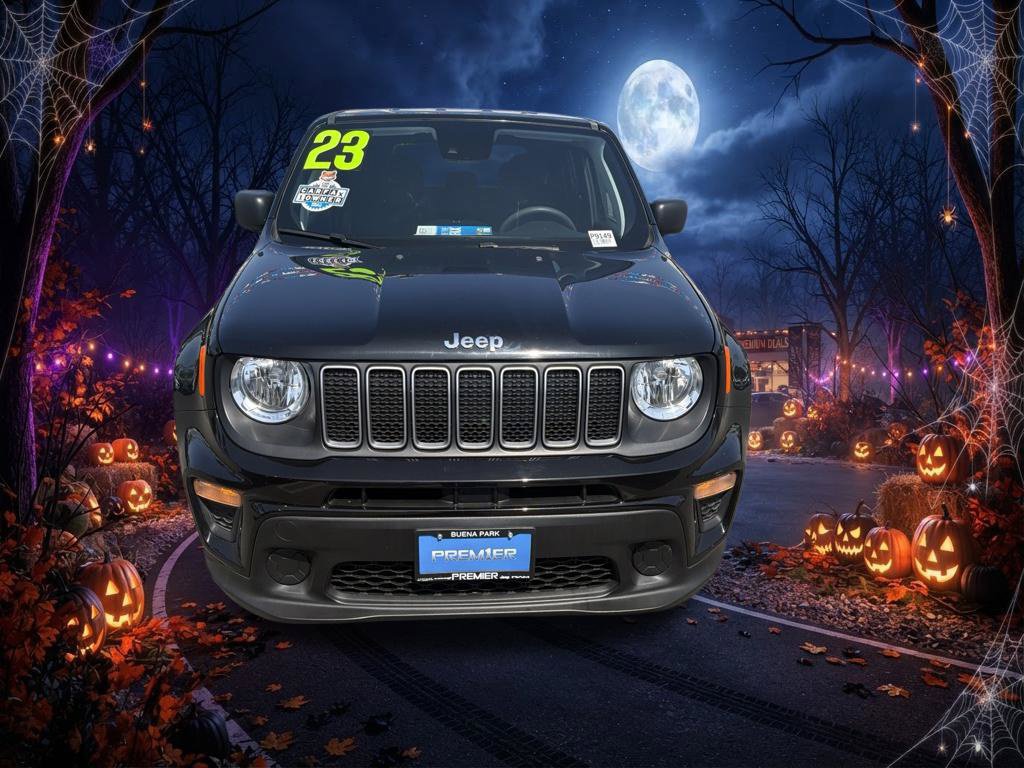 Used 2023 Jeep Renegade Latitude AWD/4WD image 9