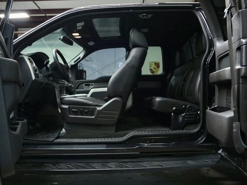 Used 2010 Ford F150 Raptor image 29