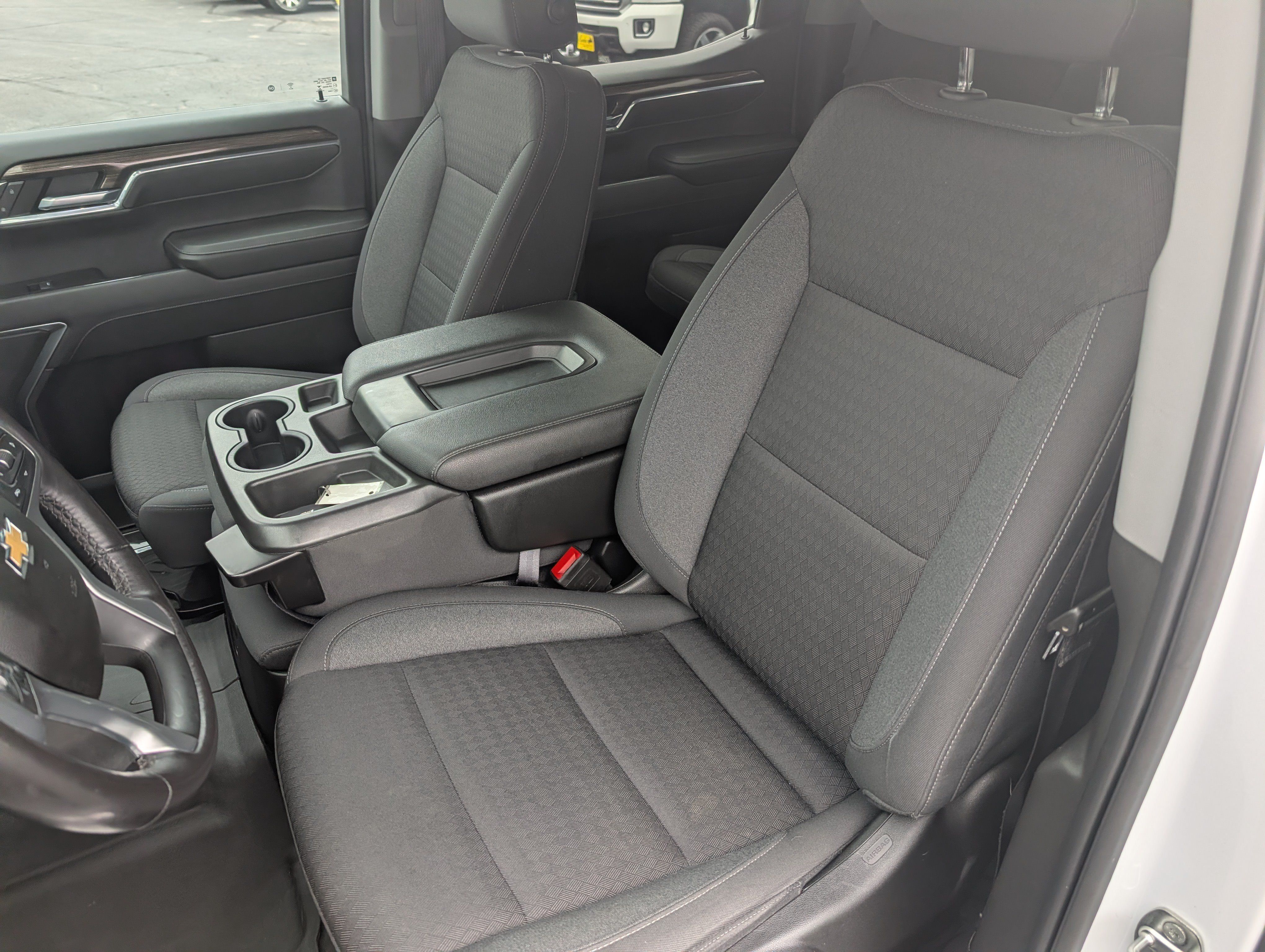 Used 2022 Chevrolet Silverado 1500 LT AWD/4WD image 13