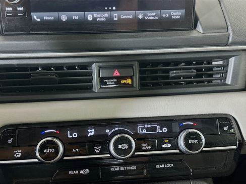 Used 2025 Honda Pilot EX-L image 23