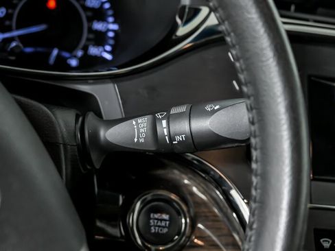 Used 2013 Toyota Avalon XLE image 25