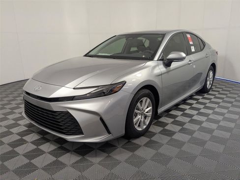New 2026 Toyota Camry LE image 2