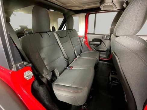 Used 2025 Jeep Wrangler Unlimited Rubicon w/ Convenience Group AWD/4WD image 24