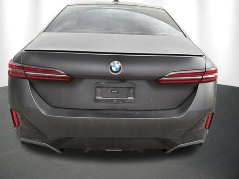 Used 2024 BMW 530i w/ Executive Package RWD image 5