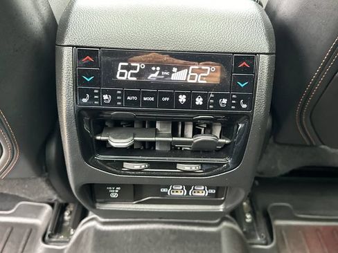 Used 2022 Jeep Grand Cherokee Summit AWD/4WD image 22