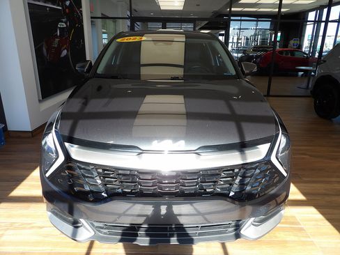 Used 2023 Kia Sportage EX FWD image 2