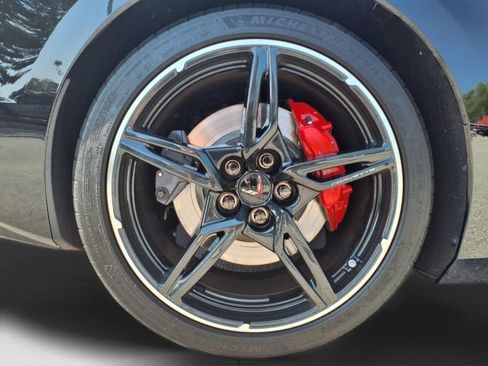 Used 2022 Chevrolet Corvette Stingray Premium Conv w/ Z51 Performance Package RWD image 8