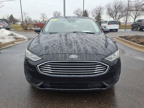 Used 2020 Ford Fusion SE image 2
