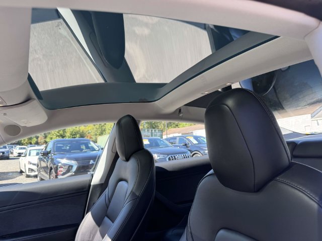 Used 2018 Tesla Model 3 Long Range RWD image 15