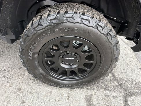 New 2025 Ford Bronco 2-Door AWD/4WD image 12