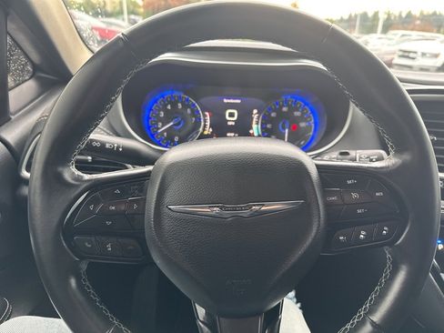 Used 2021 Chrysler Pacifica Touring w/ S Appearance Package image 14