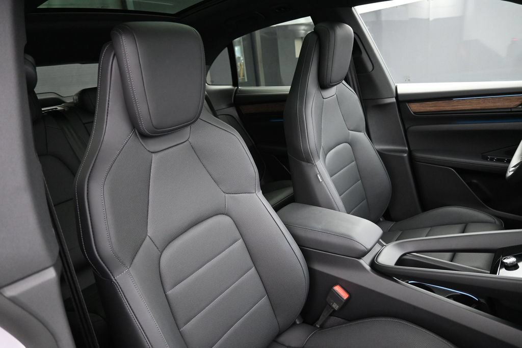Certified 2026 Porsche Macan Electric RWD image 30