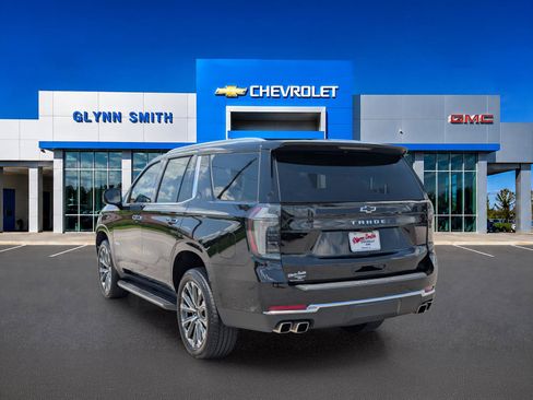 Used 2025 Chevrolet Tahoe High Country AWD/4WD image 12