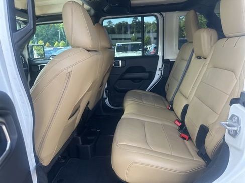 Used 2018 Jeep Wrangler Unlimited Sahara w/ Dual Top Group AWD/4WD image 11