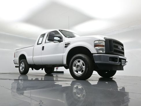 Used 2008 Ford F250 XL image 2