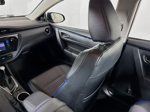 Used 2017 Toyota Corolla SE image 19