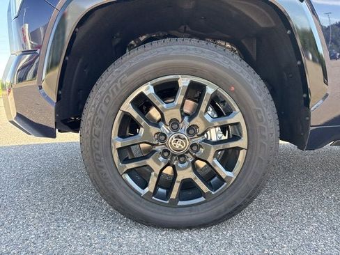 Used 2026 Toyota Tundra Platinum AWD/4WD image 5
