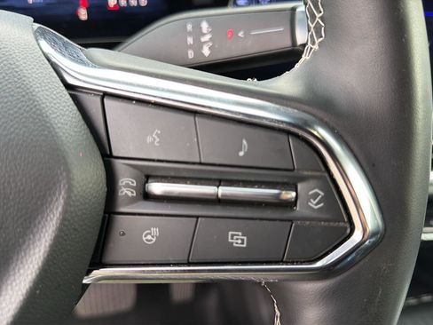 Used 2025 Chevrolet Equinox EV LT w/ Convenience Package image 11