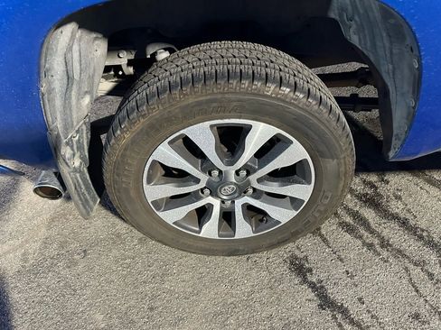 Used 2018 Toyota Tundra Limited image 25