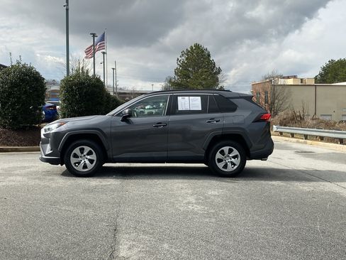 Used 2019 Toyota RAV4 LE image 13