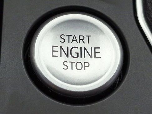 Used 2022 Volkswagen Atlas Cross Sport SE w/ Black Wheel Package image 27