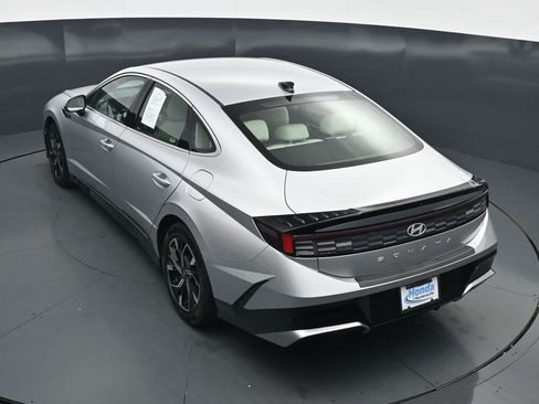 Used 2025 Hyundai Sonata SEL FWD image 18