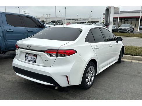 Used 2022 Toyota Corolla LE FWD image 5