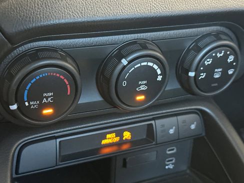 New 2025 MAZDA MX-5 Miata Club image 22