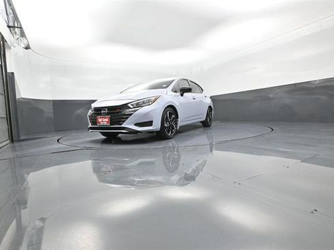 Used 2023 Nissan Versa SR w/ Trunk Package image 32