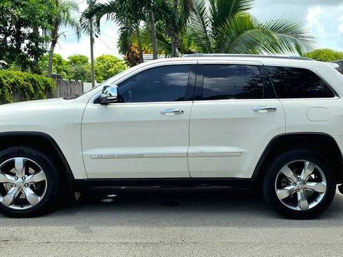 Used 2012 Jeep Grand Cherokee Overland AWD/4WD image 11