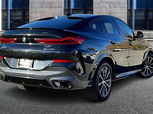 Used 2022 BMW X6 xDrive40i w/ M Sport Package image 11